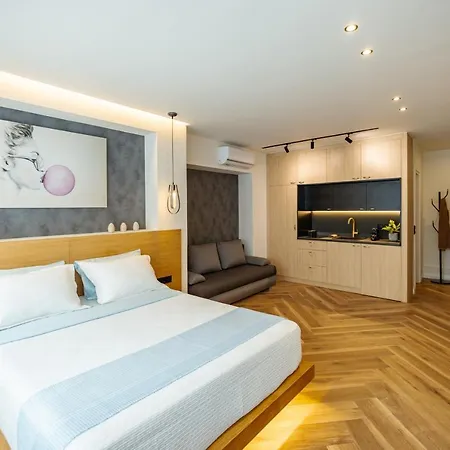 Triple A - 3 Squares - Free Parking! Atenas