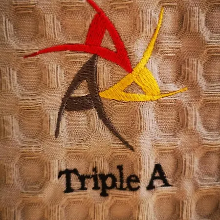 Triple A - 3 Squares - Free Parking! * אתונה